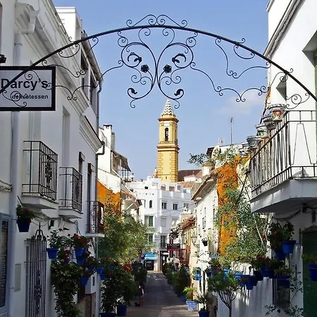 Σπίτι διακοπών Beachfront Townhouse Εστεπόνα