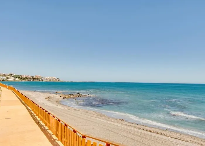 Semesterbostad Beachfront Townhouse Estepona