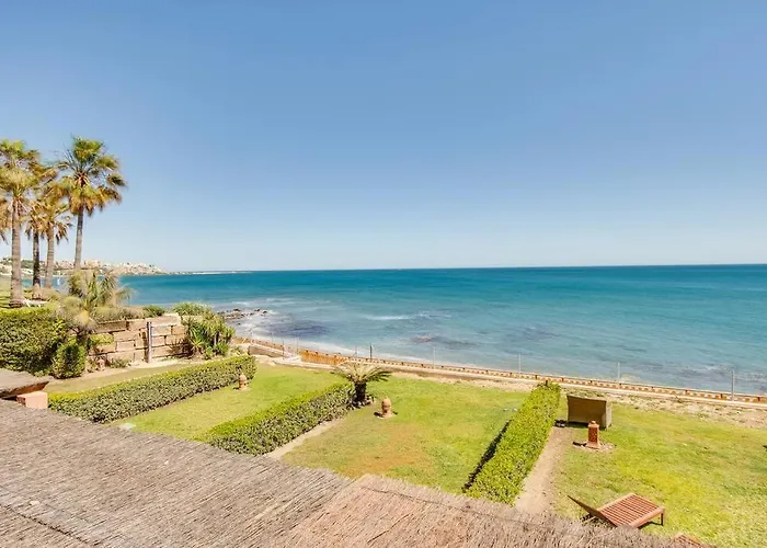 Semesterbostad Beachfront Townhouse