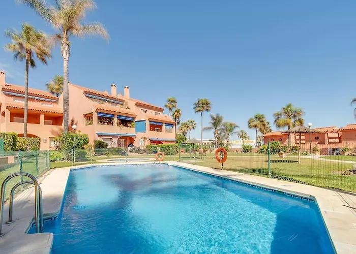 Semesterbostad Beachfront Townhouse Estepona