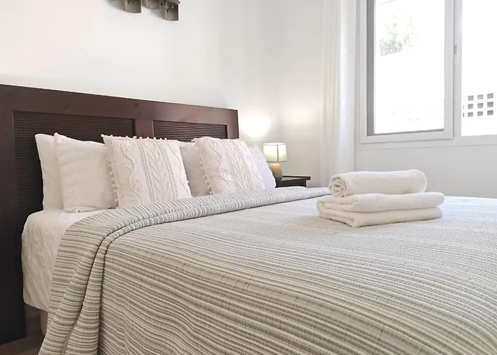 Beachfront Townhouse Semesterbostad