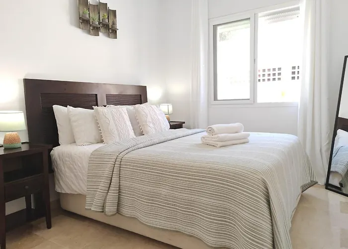 Beachfront Townhouse Semesterbostad *