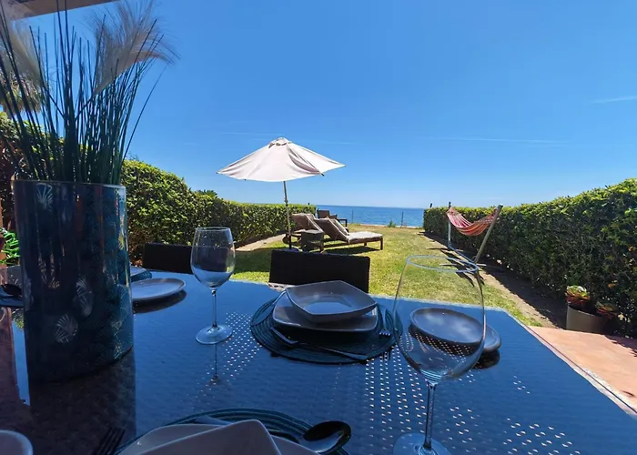 Beachfront Townhouse Semesterbostad *