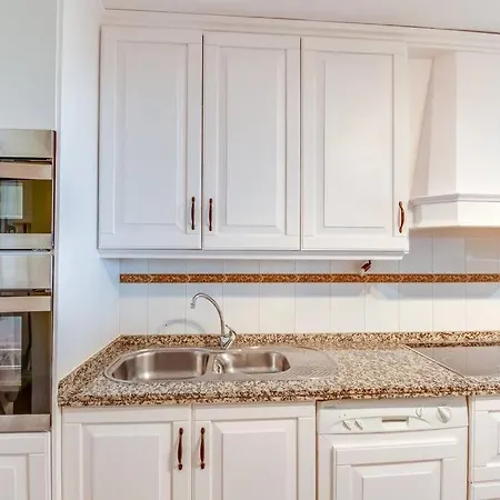 Hébergement de vacances Beachfront Townhouse *